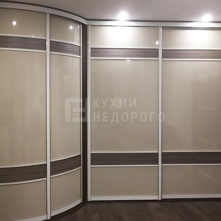 Радиусный шкаф купе Англе